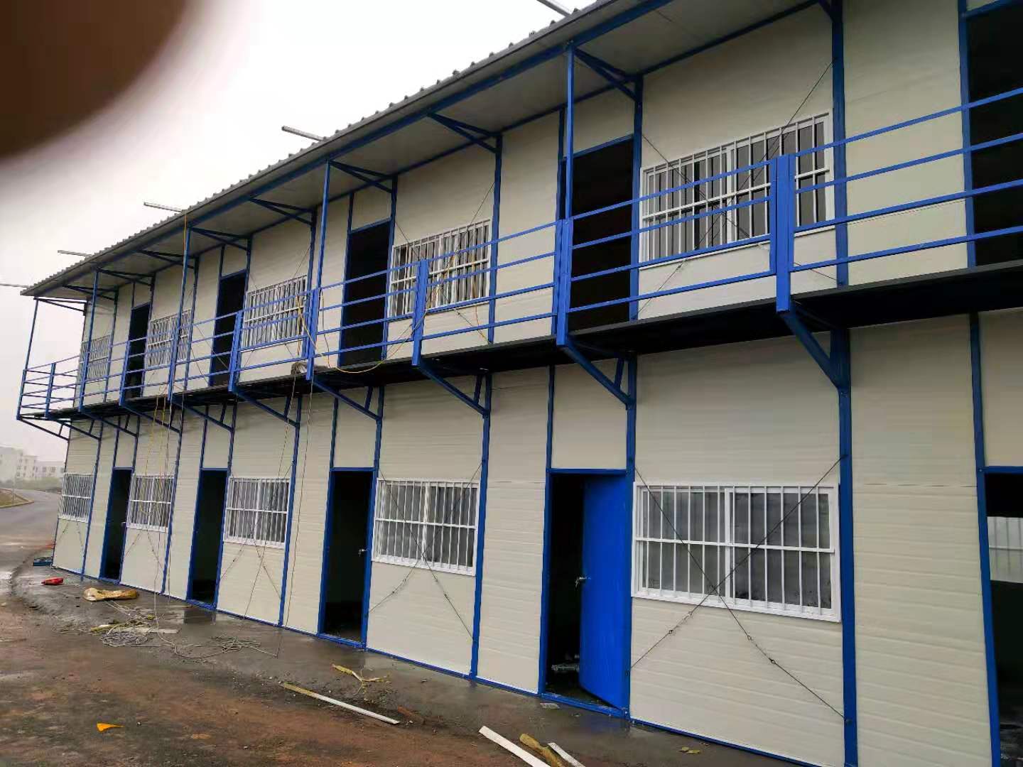 做好彩鋼活動板房的維修保養，給您舒適的住宿環境。