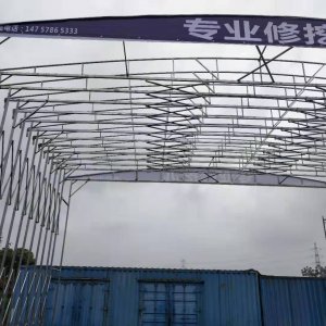 膜結構停車棚